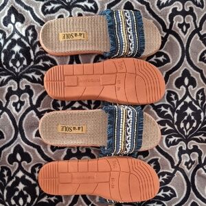 La-a-SOLE Stylish and Comfy Slides (A18)